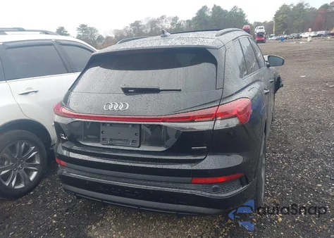 2024 Audi Q4 E-Tron Premium 55 Quattro z USA, uszkodzony, nr VIN WA1KUBFZ2RP063694